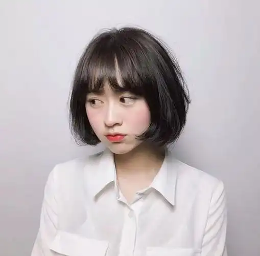 学生头女生短发内扣齐下巴造型清新甜美