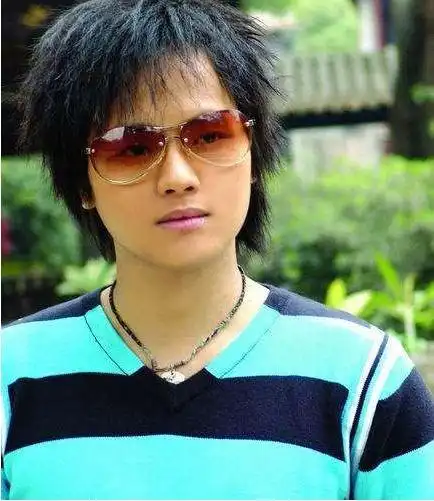 19岁出道实力出众,拒春晚邀约专心创作,是无数人心中的男神|郑源|春晚