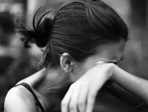 动不动就难过想哭,失眠做梦,是抑郁症了吗?