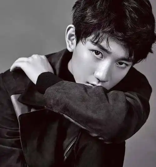 王源出道成绩引发热议!