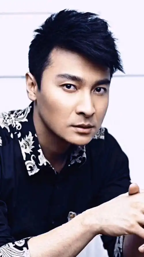 贺刚,1982年7月1日出生于山西省晋中市平遥县,中国内地影视男演员.