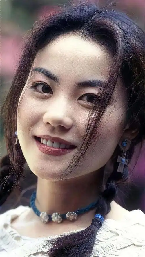 塌鼻子不一定丑,隆鼻要谨慎,看看蔡卓妍,王菲你就知道了