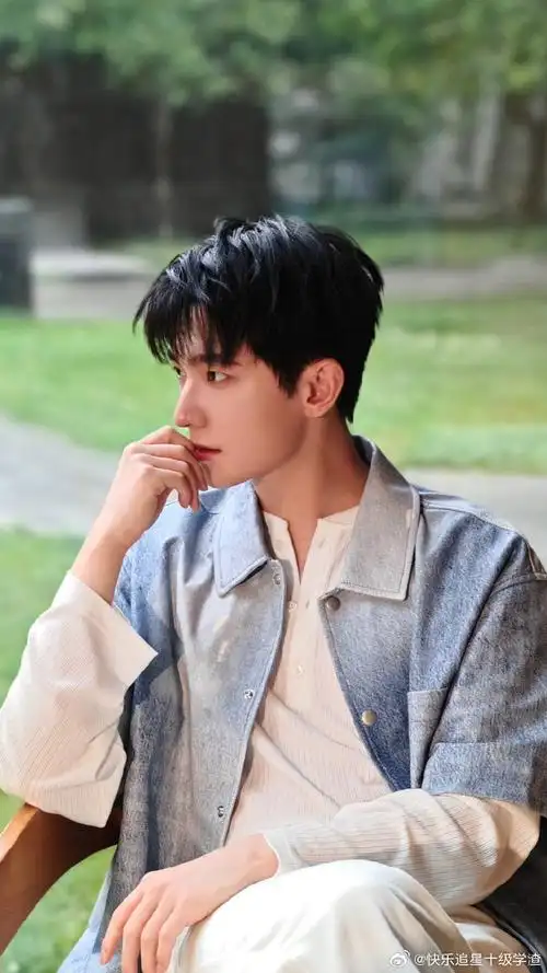 杨洋校园学长风##杨洋中调蓝色外套