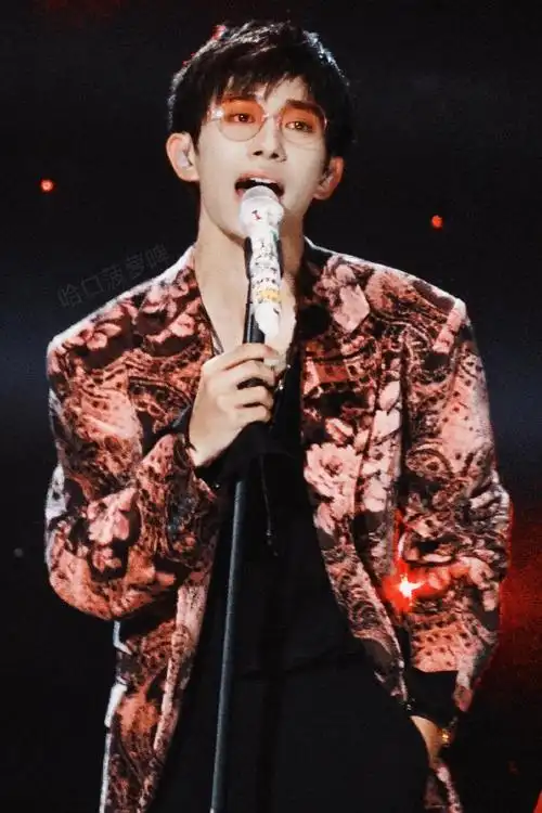 易烊千玺二三逢时戢鳞风起#下次有机会再见吧弟弟@tfboys-易烊千玺