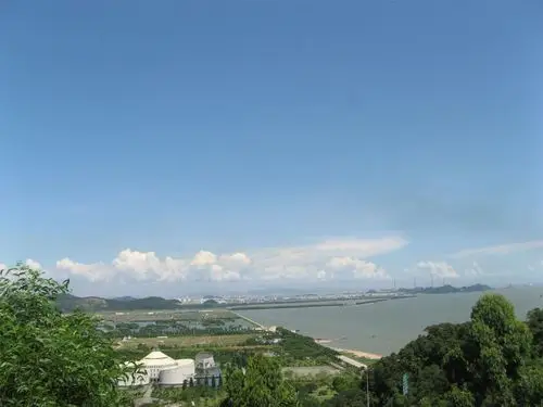 > 目的地 > 虎门沙滩 共 1 张 虎门沙滩 暂无评分 景点地址 东莞市