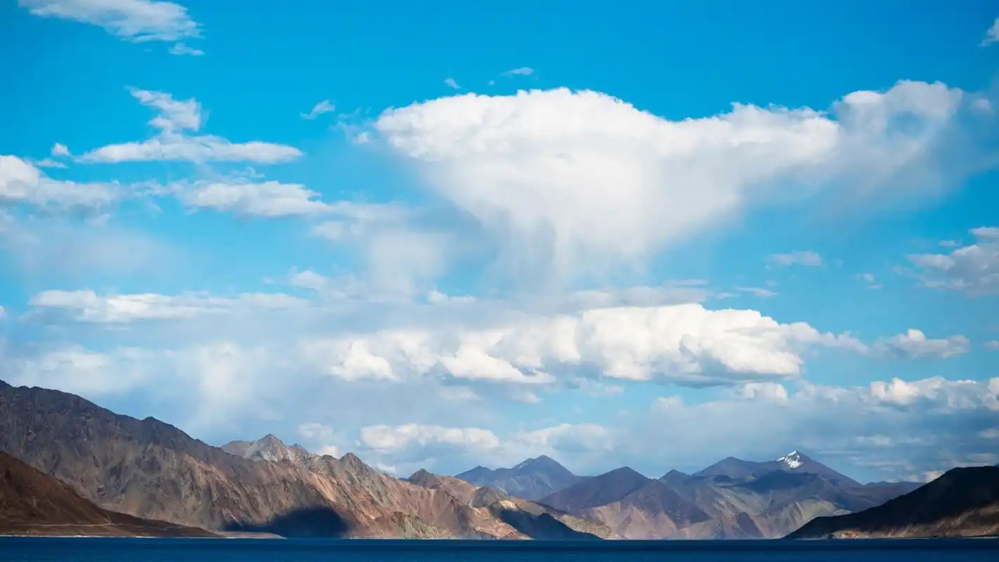 静谧山水自然风景图片桌面壁纸
