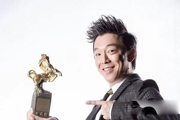 黄渤金马奖调侃17分钟救场回顾不红都难