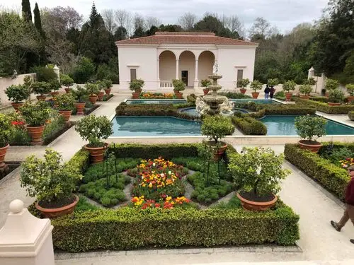 意大利花园,古典而富丽堂皇.