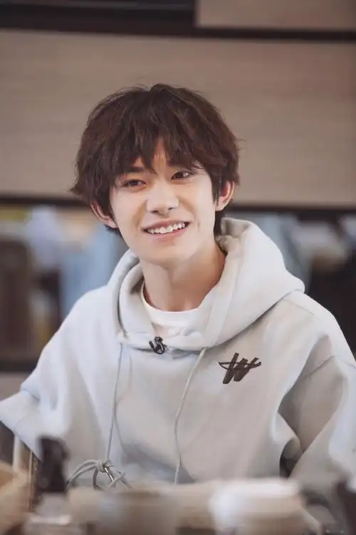 官网现货we11done卫衣易烊千玺同款铁环长绳welldone连帽衫潮