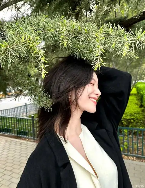 倪妮吃面-爱卡汽车网论坛