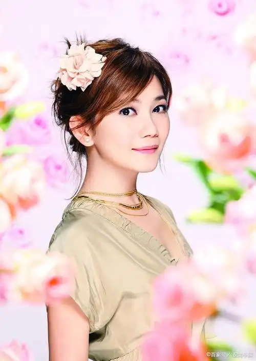 梁静茹"倒嗓"风波再起:四十五岁身材发福,不如普通大妈?