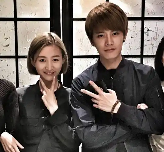 任嘉伦的妻子聂欢丈夫成名背后有艰辛,我在家做全职太太也幸福_因为