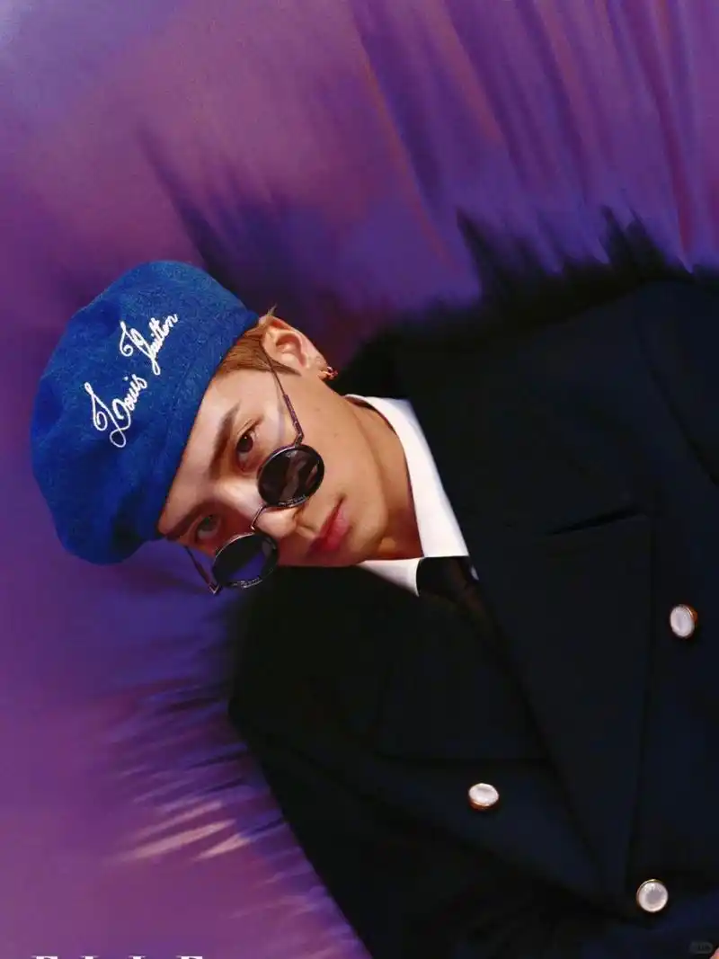 绝美壁纸让你一秒换新!  瞧这新照,王嘉尔简直是帅气逼人!