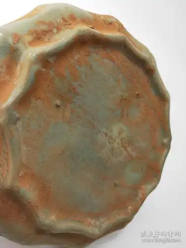 宋汝窑生坑出花口盘,器型高贵 莹润温雅 雾态形难见大小开片蟹爪纹 识