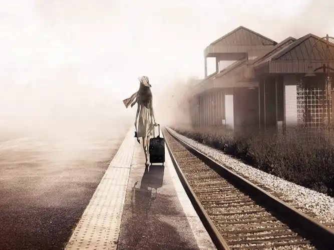 攒够了所以的失望,找个日子,起身拍拍灰,头也不回的走