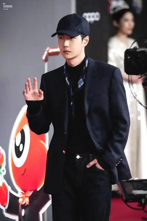 王一博微博之夜红毯松弛感##王一博今天也很酷