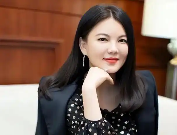 只要李湘不去创业,她赚的财富将足够支撑她终身奢华生活,无论她现在的