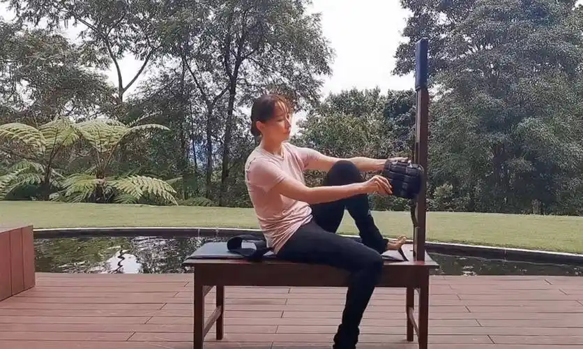 原创96中戏班花胡静晒健身照豪宅花园曝光被富豪老公宠成公主