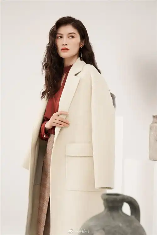 何穗演绎伊芙丽2019冬季系列形象大片