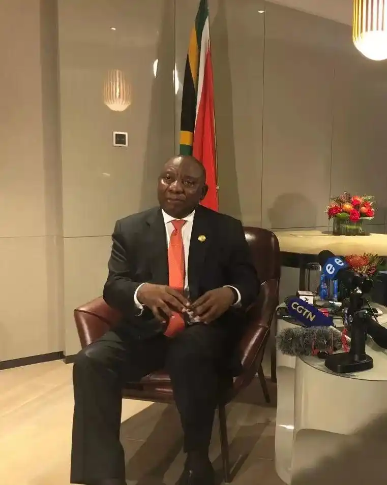 8天里,习主席为何与这53个人逐一见面