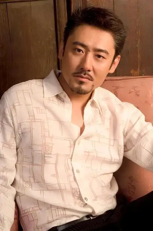 事实证明54岁风流成性的吴秀波已经走上了另一条人生大道