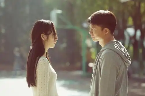 拥抱星星的月亮