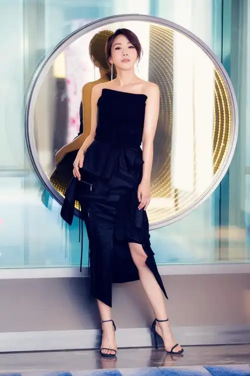 成熟韵味 闫妮__财经头条