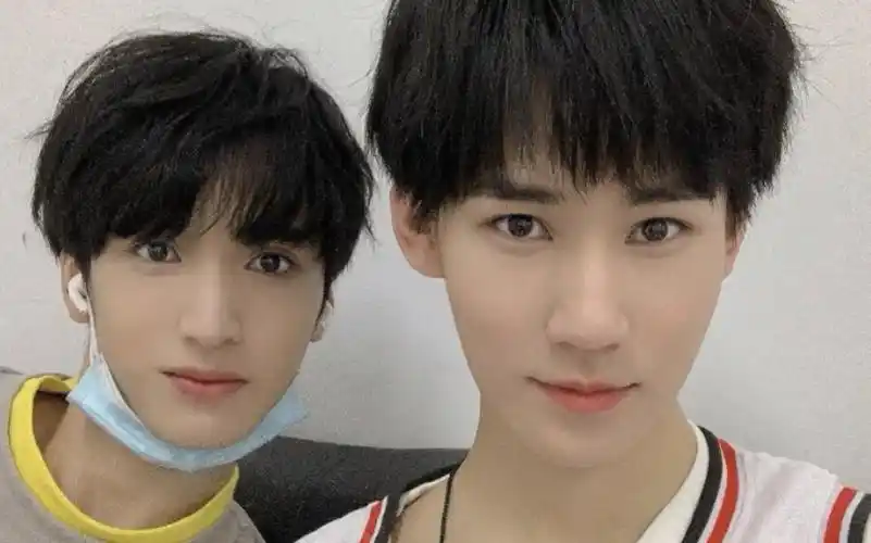 【张真源&严浩翔】竹马组第二弹～,谢谢张哥对香香的维护{给爱心}