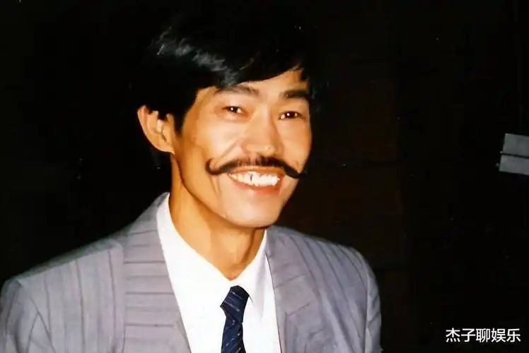 元华谈李小龙:我曾在背后尝试偷袭他,差点被打断一根肋骨_武术_时候