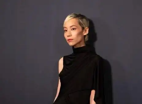 禁忌女孩娜诺饰演者近照暴瘦成纸片人脸颊凹陷被曝有厌食症