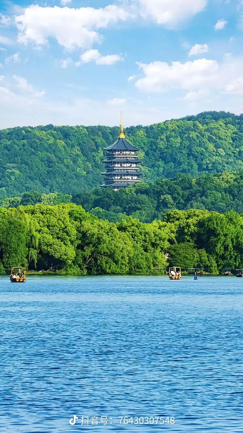 西湖美景三月天,来趟杭州总得去看看西湖吧!去吹吹西湖的风,了 - 抖音