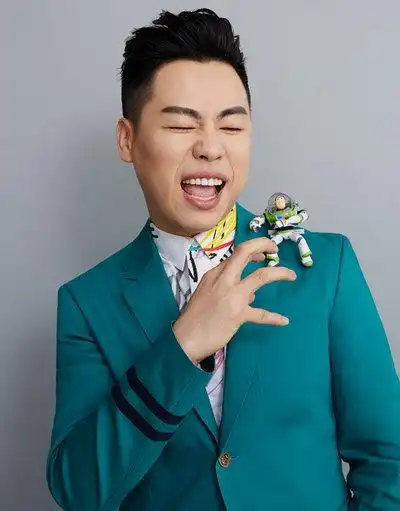 胡彦斌遗憾缺场校园恋转身做起电影制作人