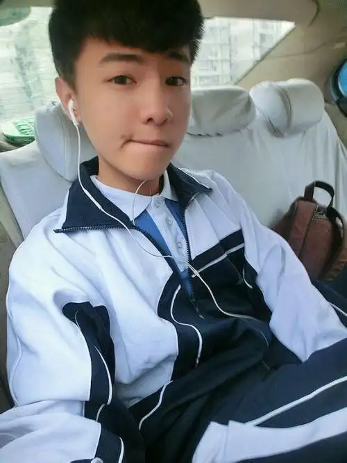 初二男生最帅的照片!