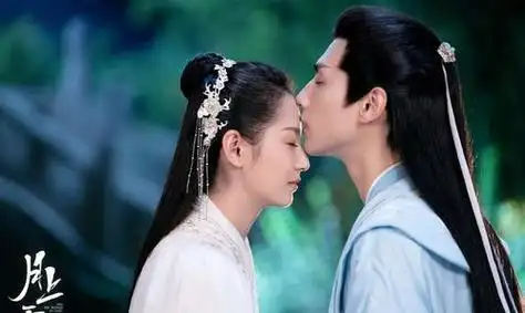 罗云熙探班陈钰琪罗云熙回应生理反应