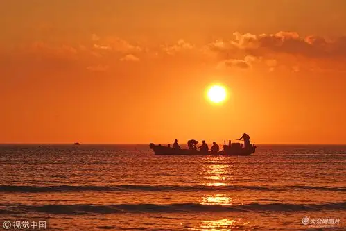 蓝天白云彩霞日出烟台多变海景美如画