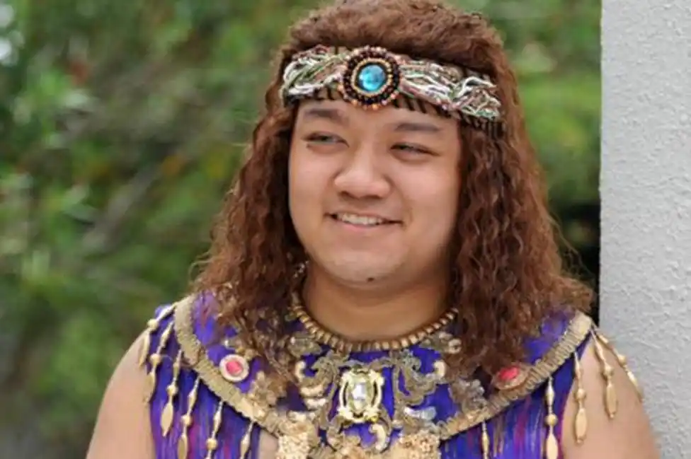 尤浩然:4岁出道,9岁演《家有儿女》,26岁活成了"笑柄"