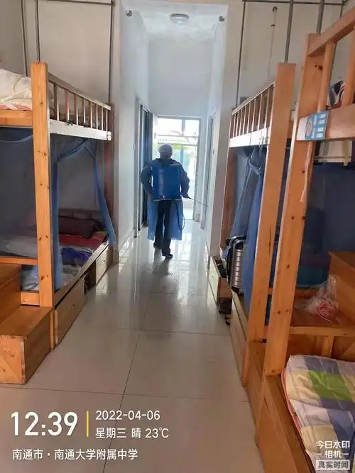 接到复课通知,学校积极部署,摸排宿舍情况,学生情况,教师情况……尽