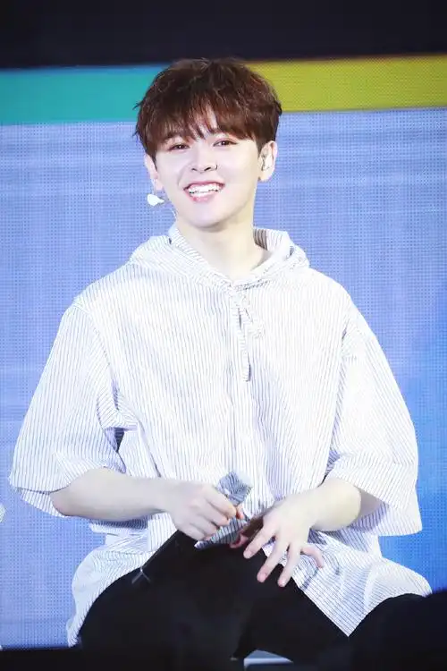 尤长靖图片 尤长靖饭拍图片