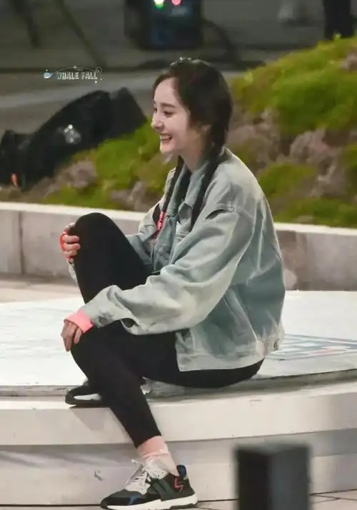 《真正男子汉》时期,产后复出状态依旧很好,那时候是满脸洋溢着幸福的