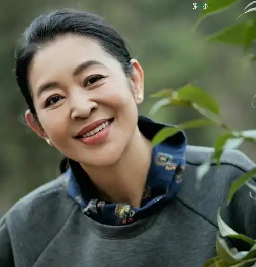 倪萍,惊艳迷人,魅力无限的写真照!