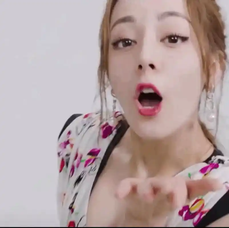 热巴杨紫鞠婧祎杨颖的张嘴照,都好可爱啊