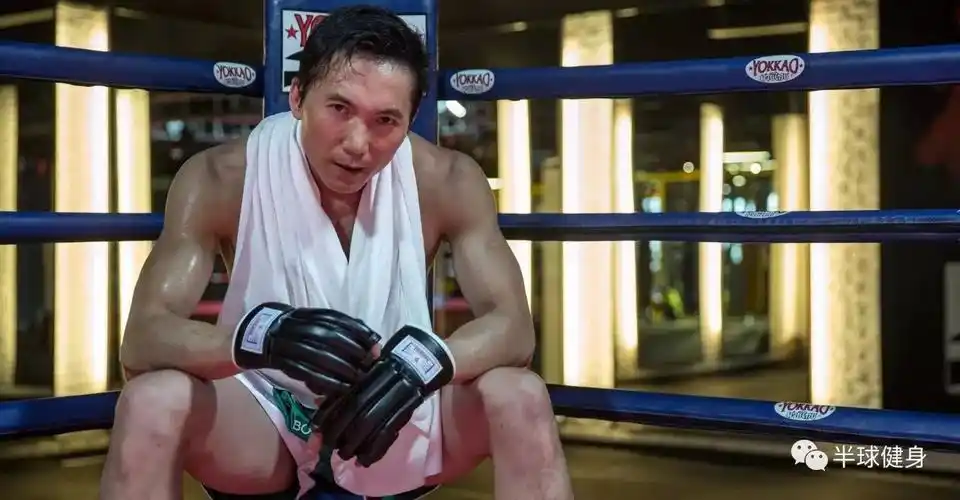 yokkao(中国)格斗训练中心不久前现身半球健身扮演者——邹兆龙迷奸
