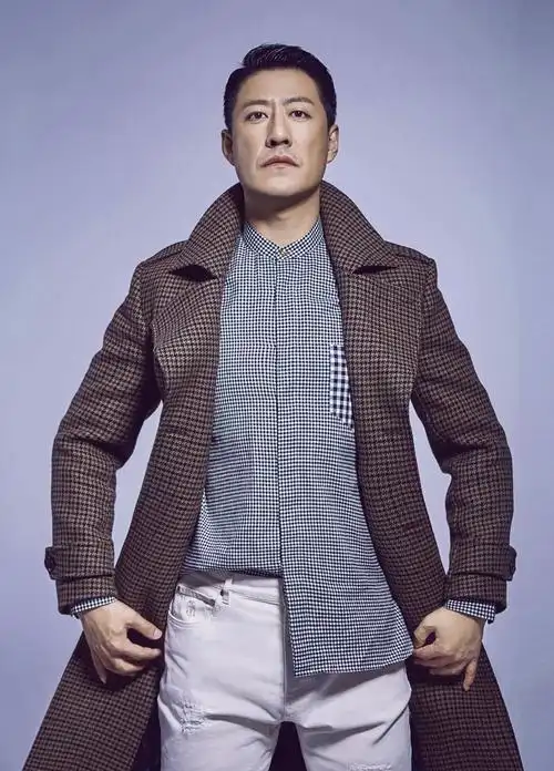 从演艺生涯看明星代言与市场趋势 于震,中国内地实力派男演员,以其