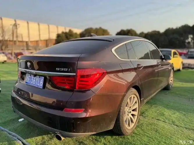 13年9月宝马535gt30t典雅一手车61万