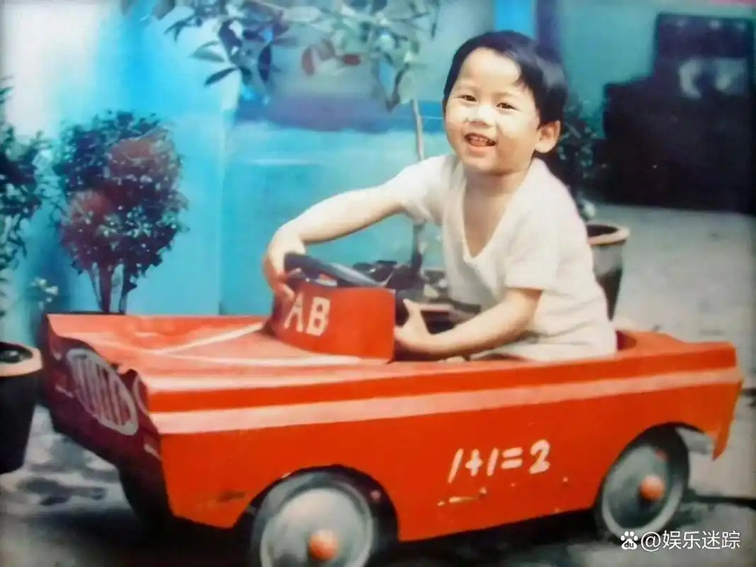 收藏!你没见过的张杰小时候照片!