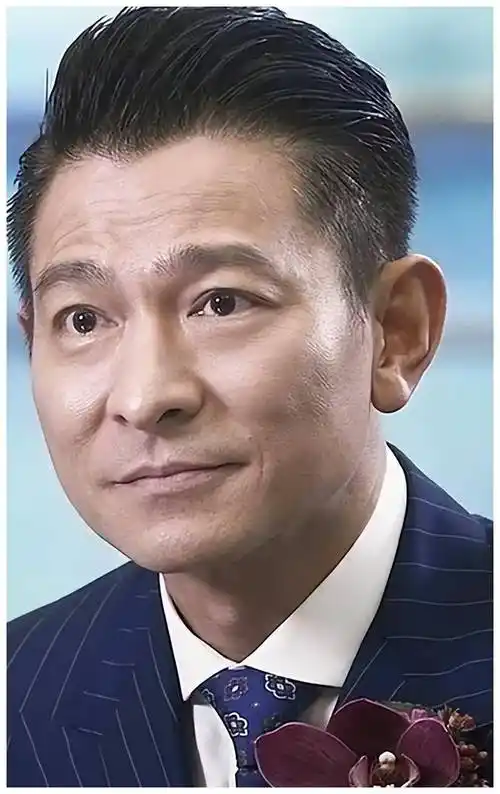 资深音乐人评价刘德华长相唱歌演戏都一般他的专业是理发