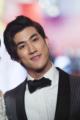 肌肉型男李治廷音乐才子健身达人的幸运人生