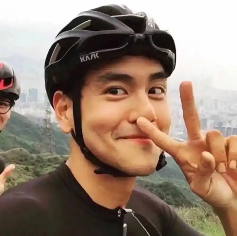 "不必太张扬,是爱自然长" #优质头像 #男生头像 #彭于晏 - 抖音