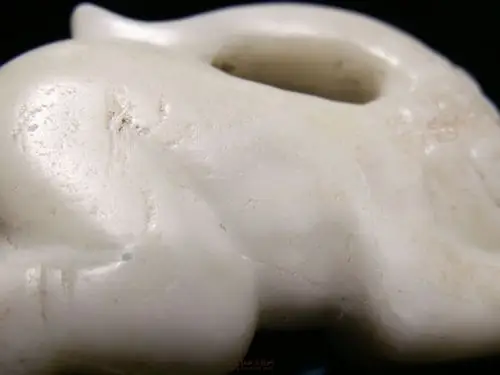 鉴赏鸡骨白……辽白玉件