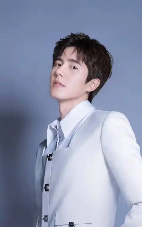 是刘昊然25岁生日,评论区粉丝的留言祝福好温暖,祝愿大帅哥生日快乐